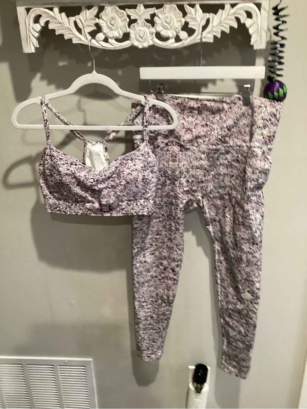 EUC - Fabletics Pink and Black Speckled Sports Bra & Legging Set - Sz XXL!